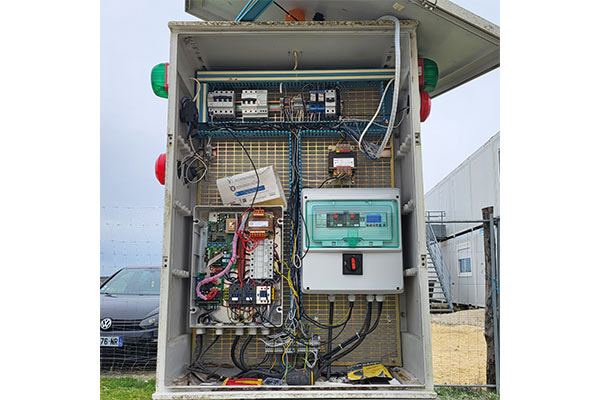 Armoire électrique à réhabiliter