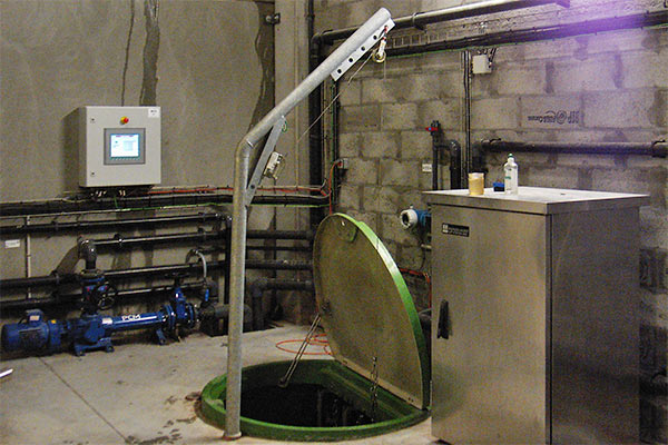 Préleveur réfrigéré asservi à un débitmètre électromagnétique Endress Hauser Asp Station 2000