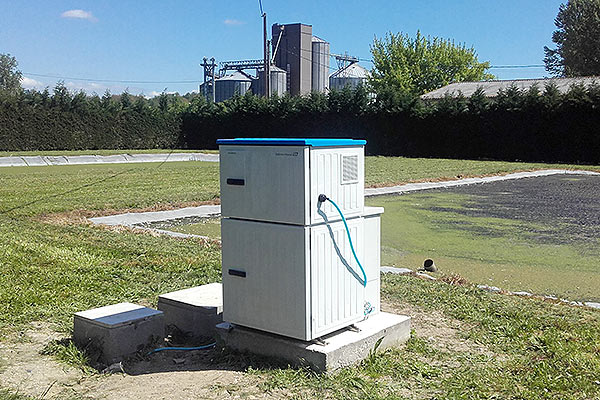 Préleveur liquistation CSF48 muni d'une sonde de mesure de pH et température d'un enregistreur de données et asservi à un débitmètre électromagnétique