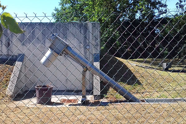 Tamis dégrilleur élévateur à vis sans âme