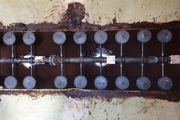 Réseau d'aération d'un bassin d'aération réhabilité